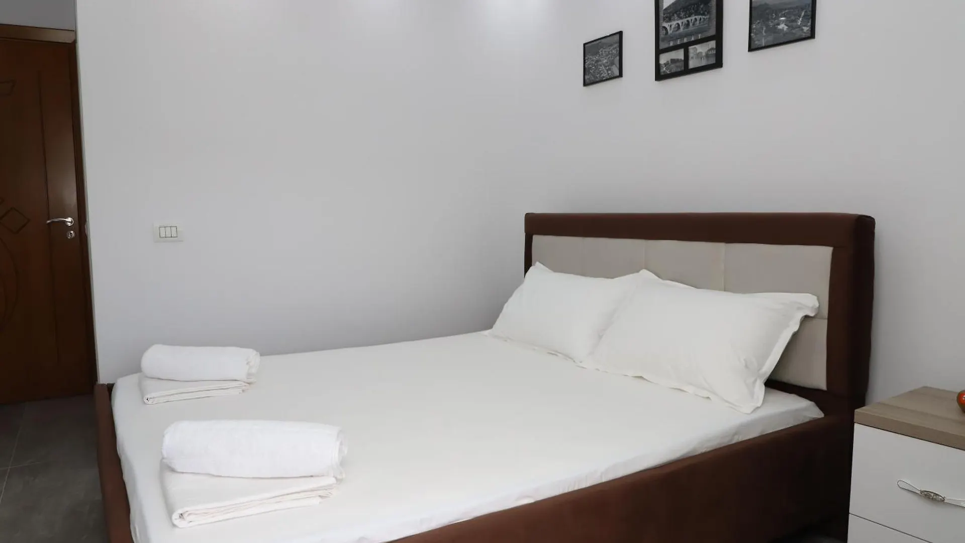 Vila Toska Berat Bed & Breakfast