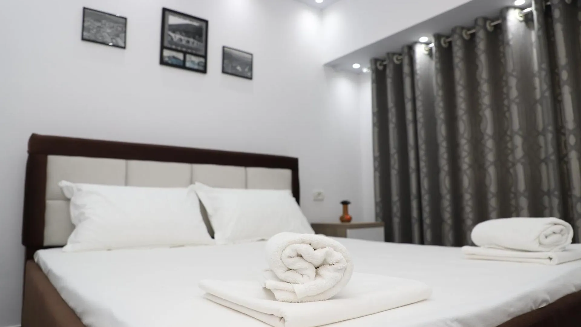 Vila Toska Berat Bed & Breakfast