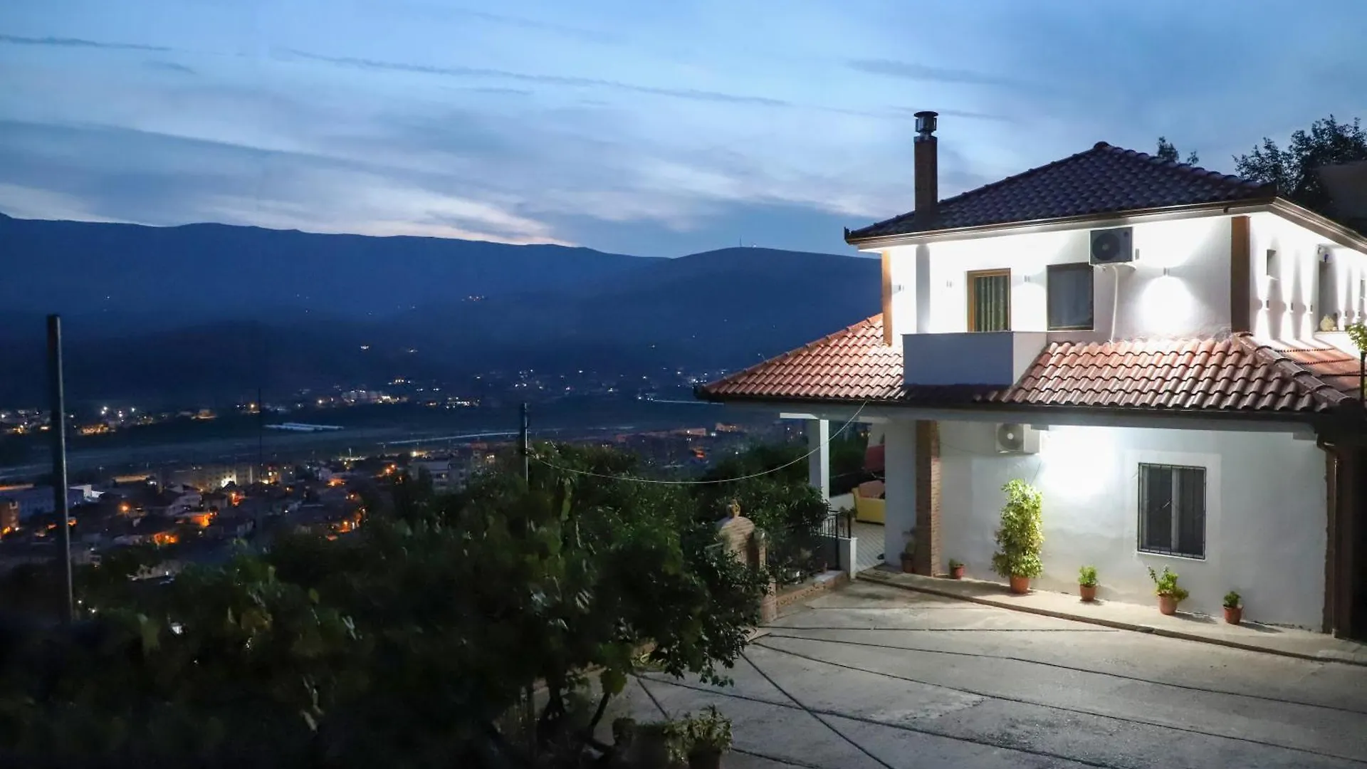 Vila Toska Berat Bed & Breakfast